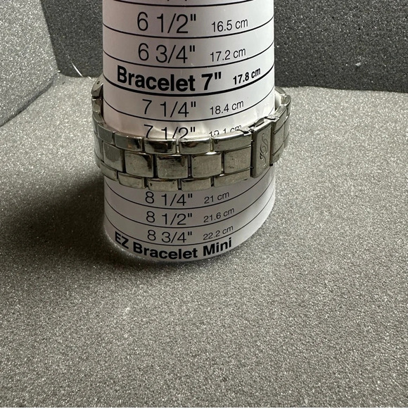 Ian Daniels Mens Quartz Wrist Watch Silver Tone Working Cracked Glass - Picture 10 of 11